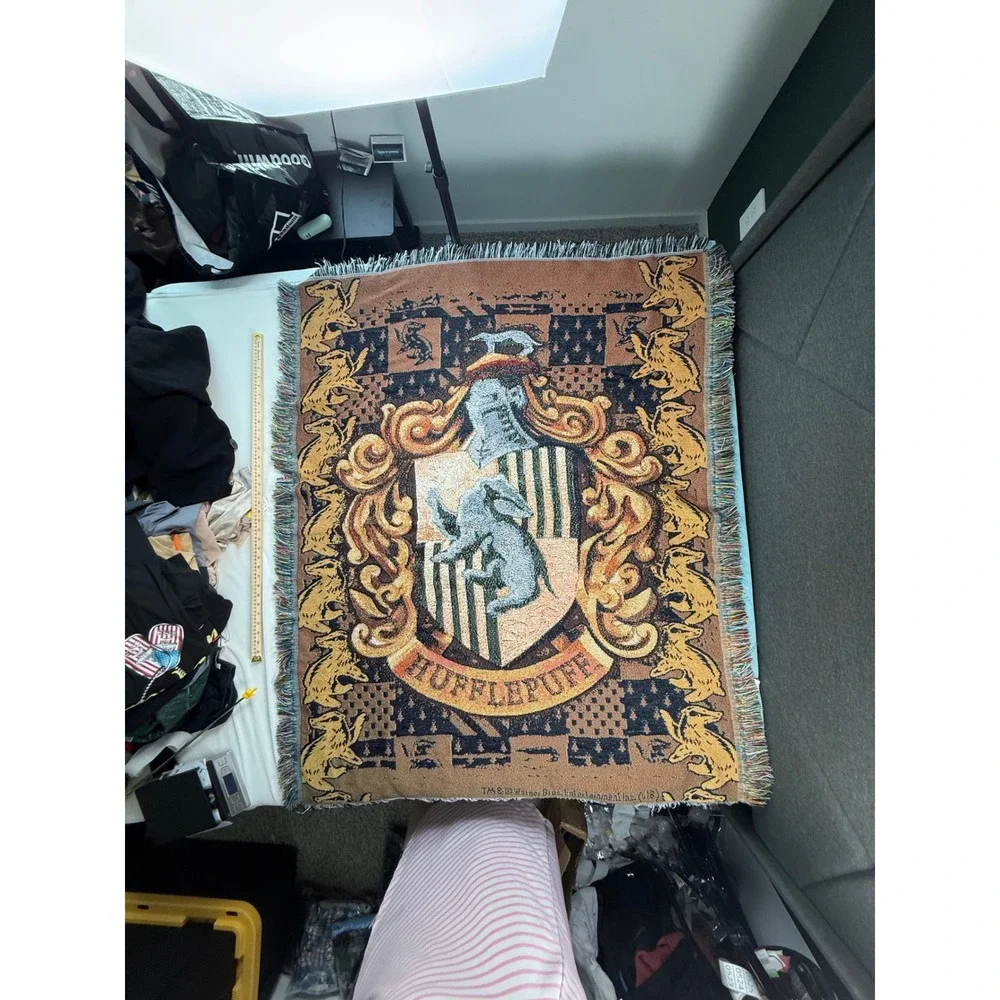 Harry Potter Hufflepuff House Crest WovenTapestry Throw Blanket WarnerBros 46x60